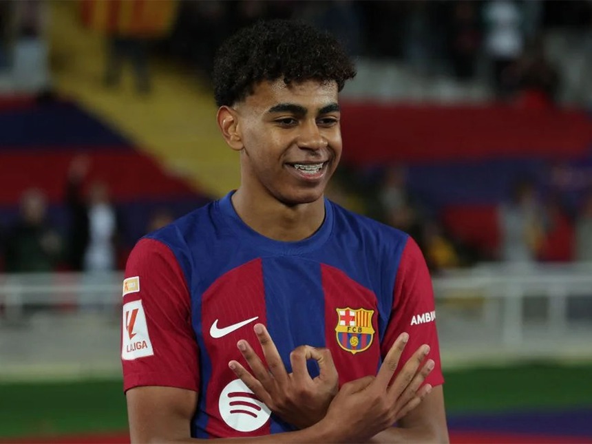 Barcelona: Tháo dỡ Parc des Princes - Ảnh 2. Barcelona: Tháo dỡ Parc des Princes - Ảnh 2.