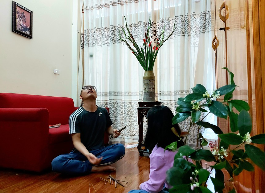 Nhà thơ Lữ Mai: 'Tạo ra một 'từ trường' cho trẻ yêu văn chương' - Ảnh 8.