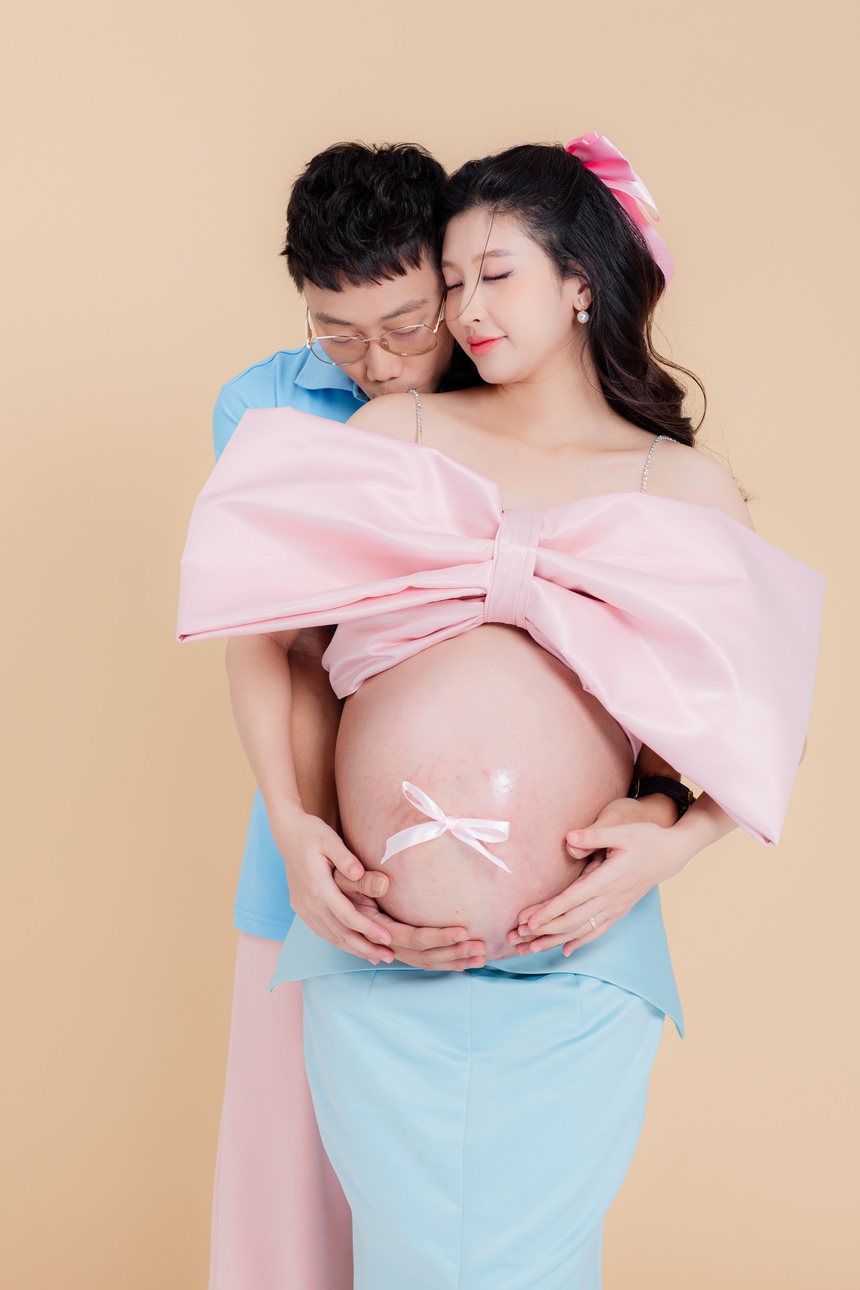 Cặp đôi "Học đường nổi loạn" Gino Tống - Kim Chi chờ đón con đầu lòng - Ảnh 2.