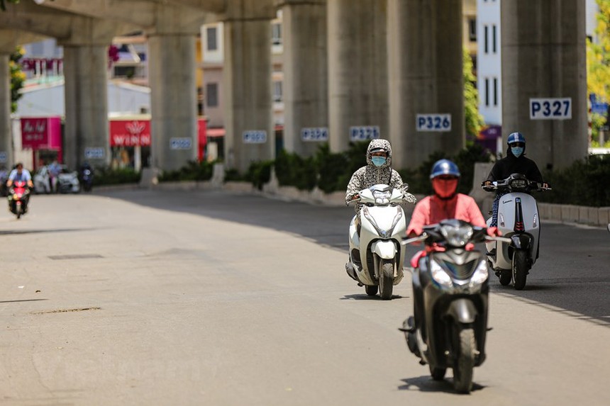 Bắc Bộ tăng nhiệt, Nam Bộ duy trì nắng nóng gay gắt - Ảnh 1.