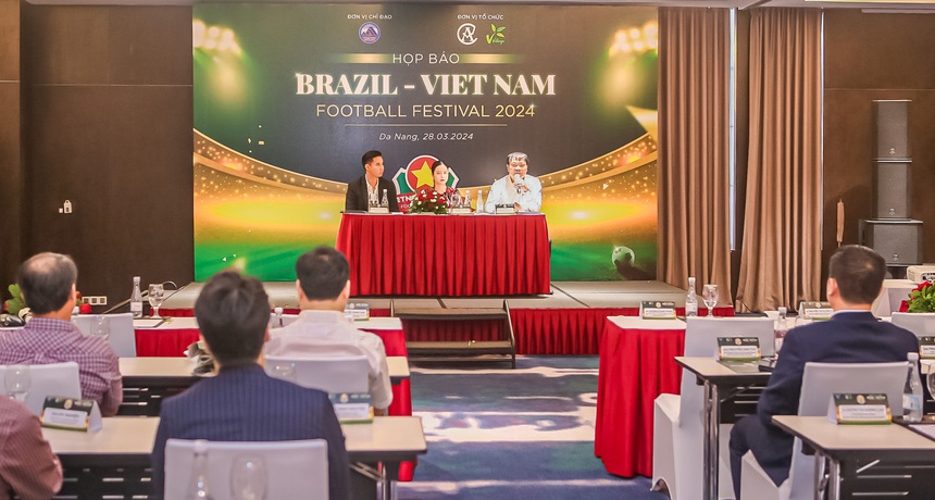 Hàng loạt cựu siêu sao bóng đá Brazil bất ngờ đến Đà Nẵng - Ảnh 1.