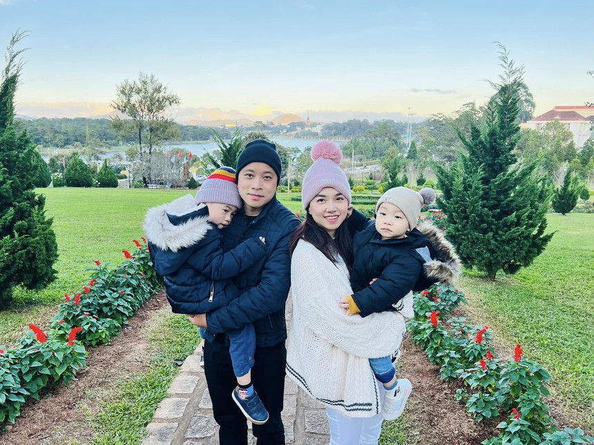 Diễn viên Đinh Ngọc Diệp thân thiết hội ngộ cựu người mẫu Đào Lan Phương - Ảnh 1.