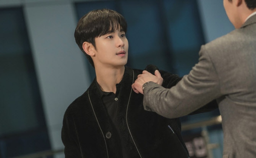 Tập 11 'Queen Of Tears': Kim Soo Hyun đấu tay đôi với Park Sung Hoon - Ảnh 1.