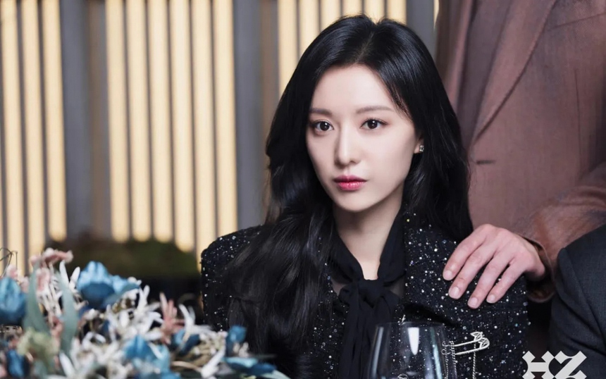 Trái ngược với 'Nữ hoàng nước mắt', Kim Ji Won tự nhận mình là 'nhàm chán' ngoài đời thực - Ảnh 5.