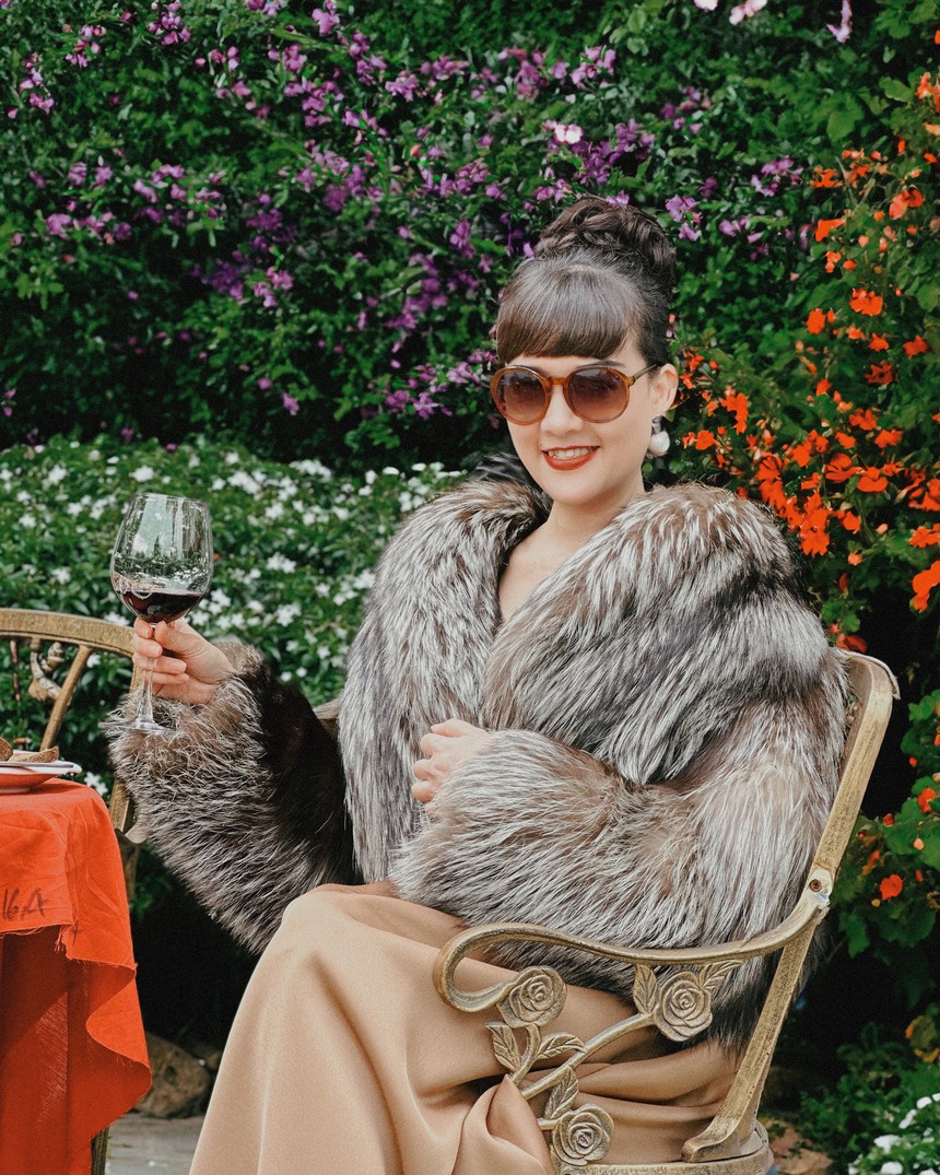 Vân Dung tuổi 48: Nhan sắc trẻ trung, hạnh phúc bên con trai khi nối nghiệp mẹ - Ảnh 9.