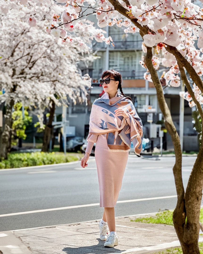 Vân Dung tuổi 48: Nhan sắc trẻ trung, hạnh phúc bên con trai khi nối nghiệp mẹ - Ảnh 6.