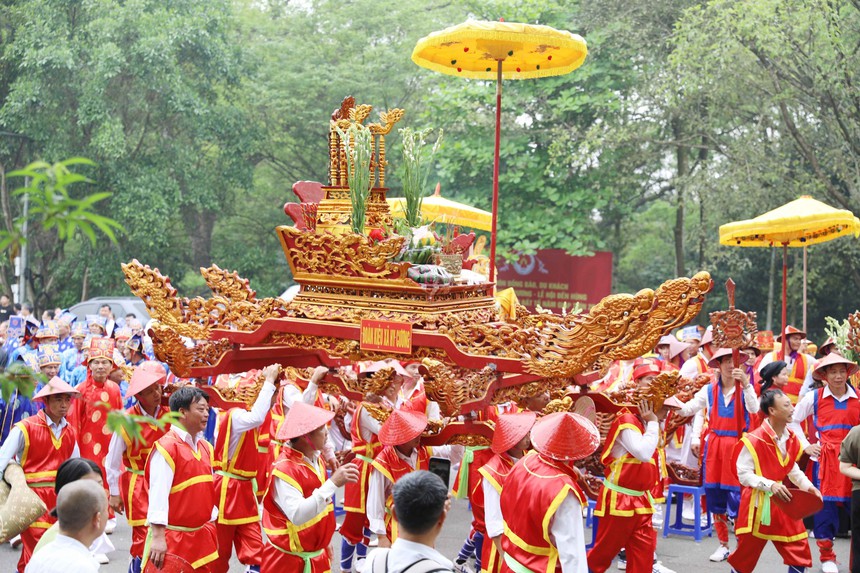 Giỗ Tổ Hùng Vương 2024: Rộn ràng Lễ rước kiệu về Đền Hùng - Ảnh 1.