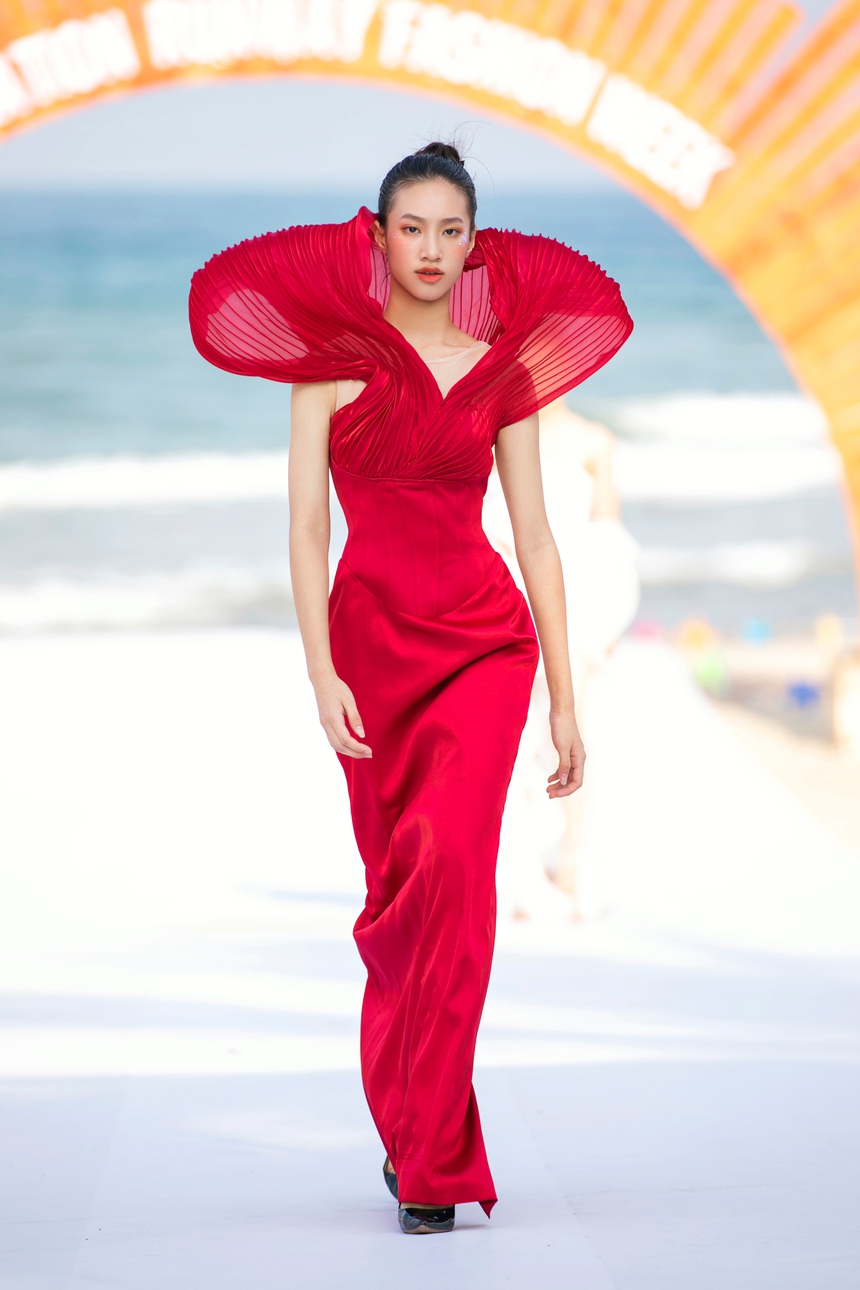 NTK Cường Nguyễn mang BST đặc biệt đến với Destination Runway Fashion Week 2024 - Ảnh 4.