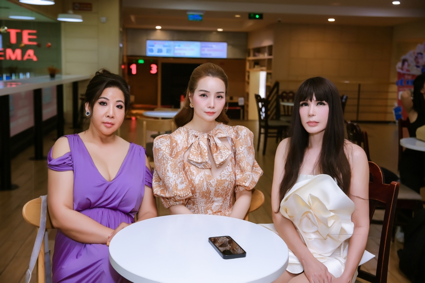 Dàn cast Đoá Hoa Mong Manh buồn vì phim ít suất chiếu - Ảnh 2. Dàn cast Đoá Hoa Mong Manh buồn vì phim ít suất chiếu - Ảnh 2.