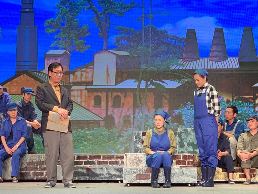 Chữ và nghĩa: 'Tôi' và 'chúng ta' - Ảnh 1.