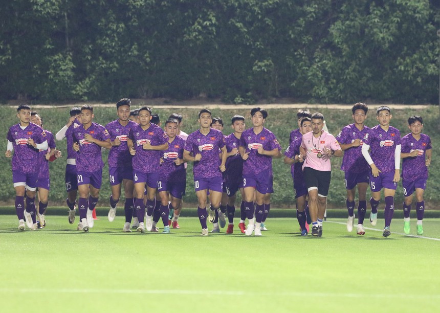 Bóng lăn tuần qua: Từ Bahrain đến Qatar - Ảnh 2.