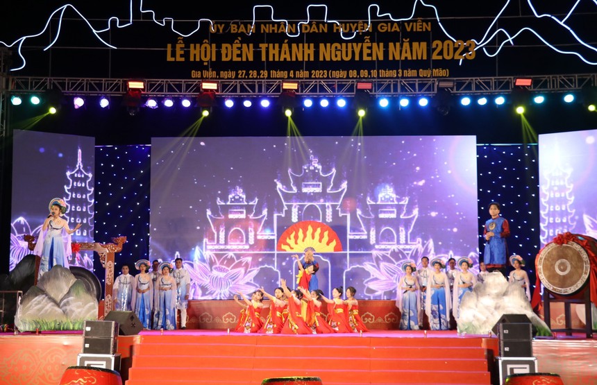 Nỗ lực đưa Lễ hội đền Thánh Nguyễn trở thành Di sản văn hóa phi vật thể quốc gia - Ảnh 1.