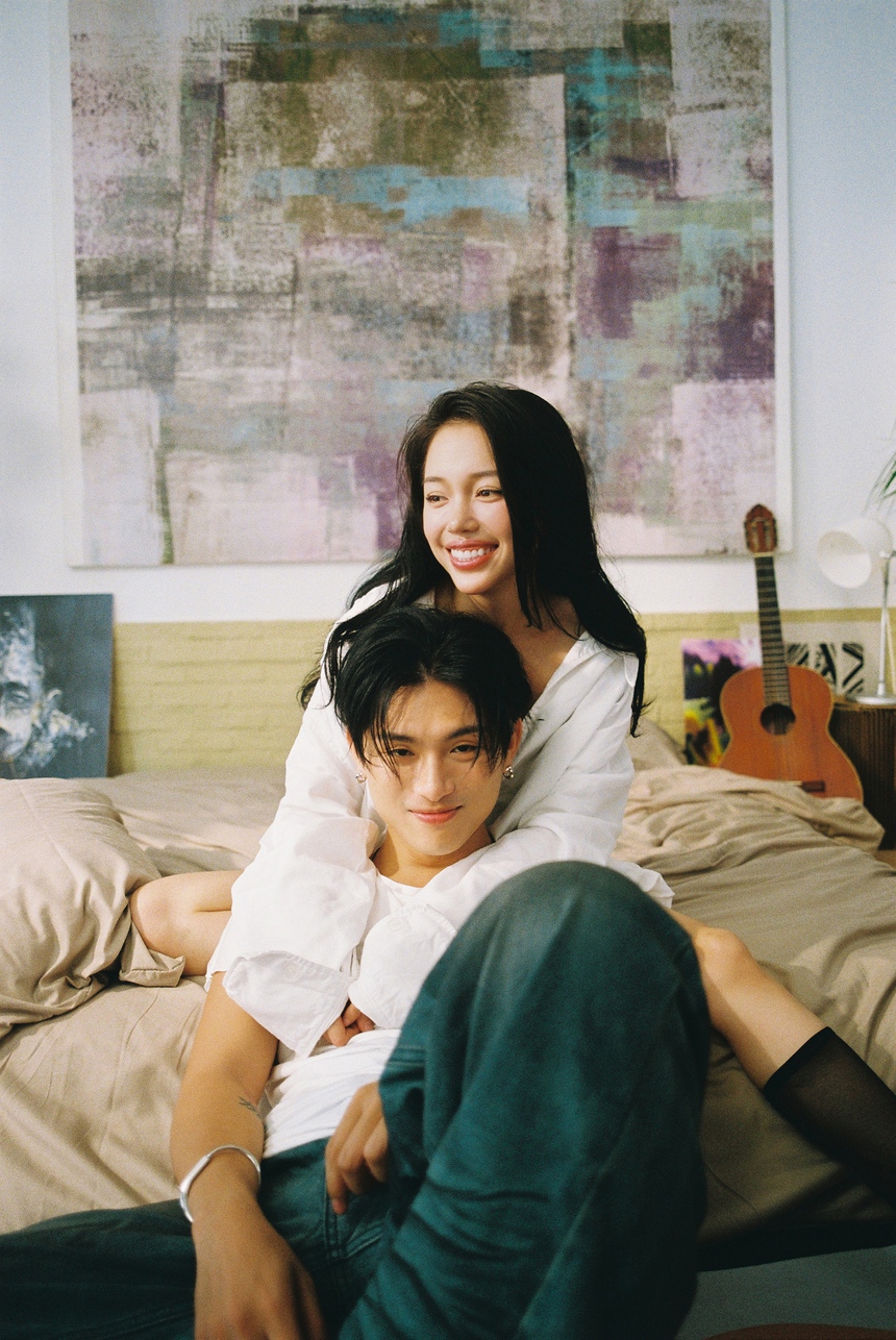 Ra mắt ca khúc mới, GREY D không quên nhờ đàn em 'cày view' hộ - Ảnh 1. Ra mắt ca khúc mới, GREY D không quên nhờ đàn em 'cày view' hộ - Ảnh 1.