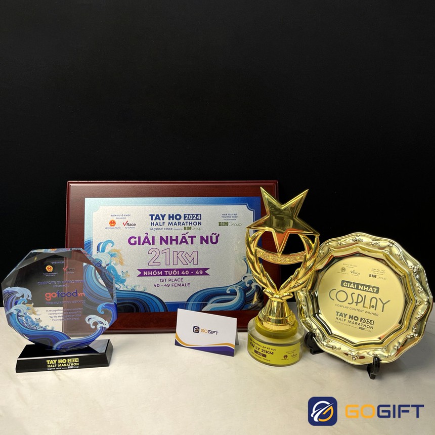 Gogift cung cấp cúp vinh danh, bảng vinh danh cho giải chạy Tay Ho Half Marathon 2024 - Ảnh 1. Gogift cung cấp cúp vinh danh, bảng vinh danh cho giải chạy Tay Ho Half Marathon 2024 - Ảnh 1.