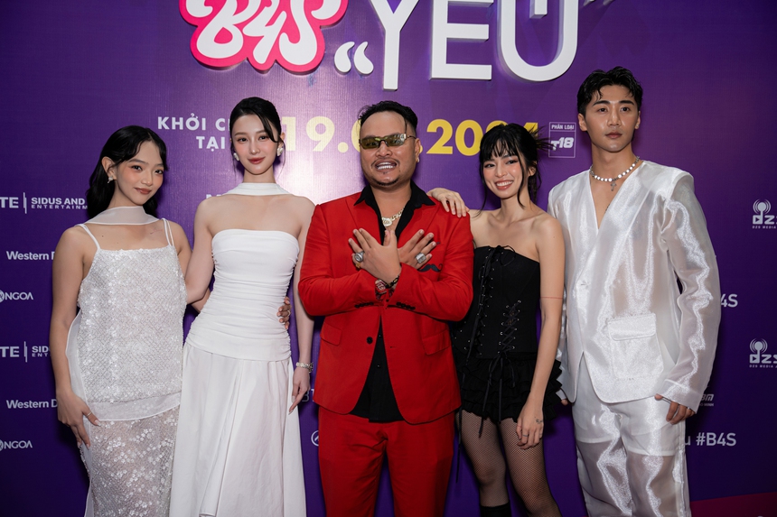 Khánh Vân thoát 'mác' ngây thơ, xuất hiện táo bạo trong buổi ra mắt dự án mới - Ảnh 2. Khánh Vân thoát 'mác' ngây thơ, xuất hiện táo bạo trong buổi ra mắt dự án mới - Ảnh 2.