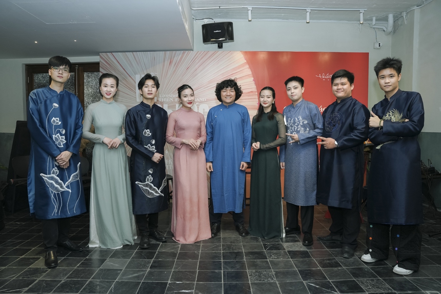 Ngô Hồng Quang 'Về Kinh Bắc' để nâng tầm giá trị âm nhạc truyền thống Việt Nam - Ảnh 1. Ngô Hồng Quang 'Về Kinh Bắc' để nâng tầm giá trị âm nhạc truyền thống Việt Nam - Ảnh 1.