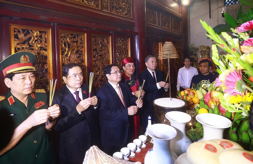 Thủ tướng Phạm Minh Chính dự Quốc Giỗ, dâng hương các Vua Hùng - Ảnh 1.