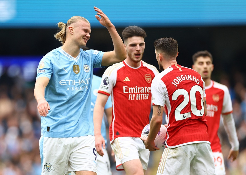 Cuộc đua vô địch Ngoại hạng Anh: Man City lại khiến Arsenal và Liverpool nản chí - Ảnh 2. Cuộc đua vô địch Ngoại hạng Anh: Man City lại khiến Arsenal và Liverpool nản chí - Ảnh 2.