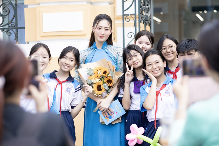 Lương Thùy Linh trở thành Đại sứ văn hóa đọc TP.HCM  - Ảnh 6.