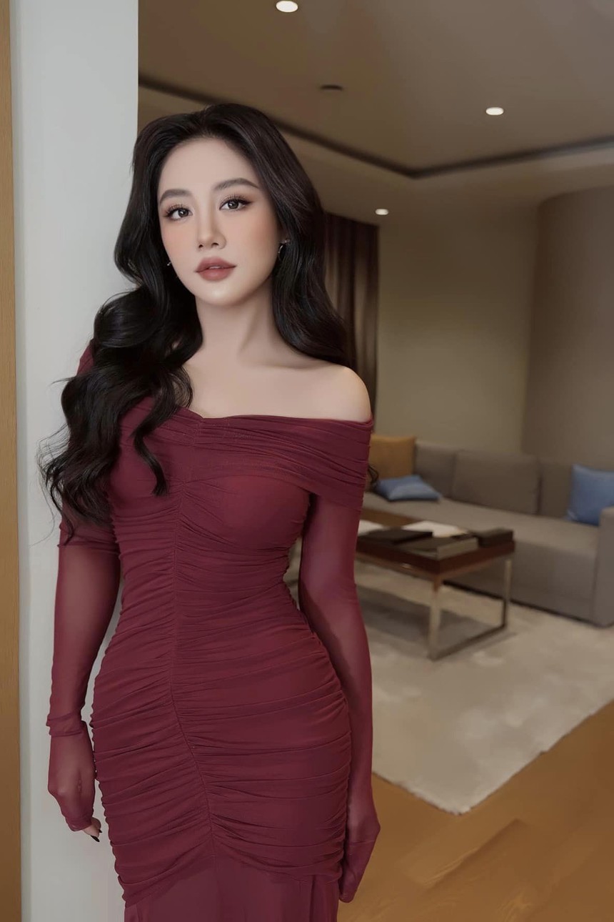 Hành trình 'lột xác' về nhan sắc lẫn sự nghiệp đầy ấn tượng của Văn Mai Hương - Ảnh 1. Hành trình 'lột xác' về nhan sắc lẫn sự nghiệp đầy ấn tượng của Văn Mai Hương - Ảnh 1.