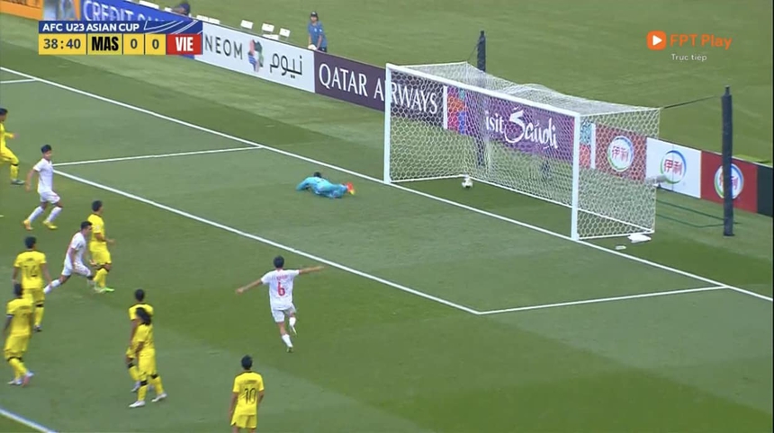 Link xem TRỰC TIẾP bóng đá U23 Việt Nam vs Malaysia: Văn Khang lập siêu phẩm đá phạt (1-0, H1) - Ảnh 6.
