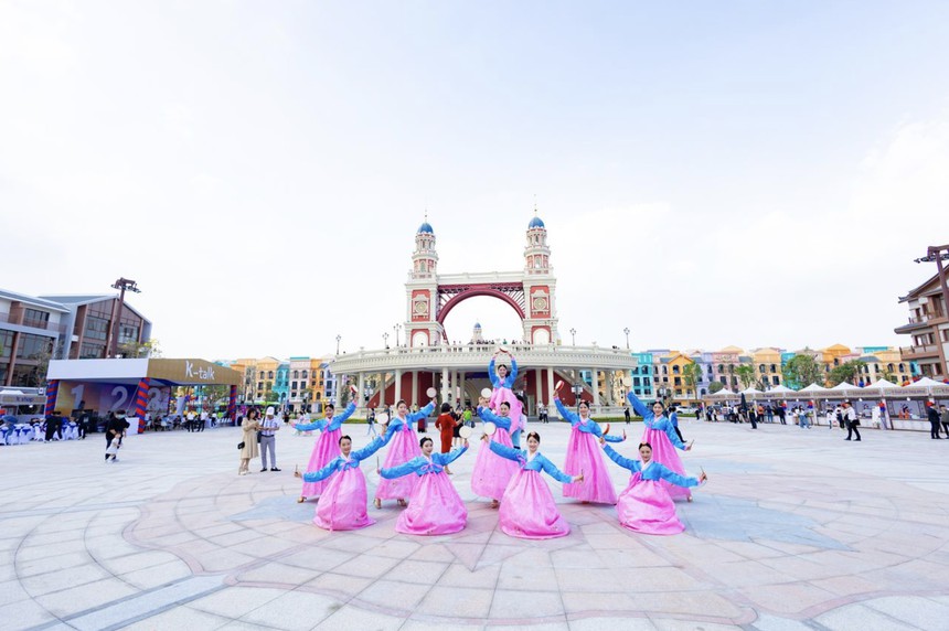 Điểm nhấn kiến trúc của Phố Hàn sang - xịn - mịn nhất tại bờ Đông - Ảnh 5.