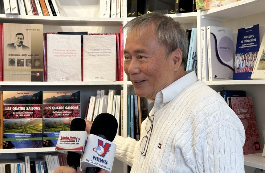 Ngày Sách và Bản quyền thế giới: 'Bốn mùa - Một cuộc đời' - Lời tự sự của nhà khoa học Việt Nam trên đất Pháp - Ảnh 1. Ngày Sách và Bản quyền thế giới: 'Bốn mùa - Một cuộc đời' - Lời tự sự của nhà khoa học Việt Nam trên đất Pháp - Ảnh 1.