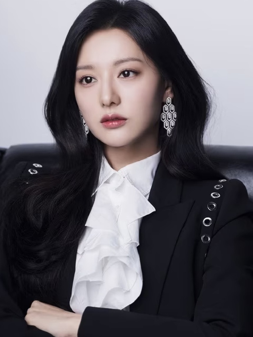 Điểm danh dàn bạn trai màn ảnh của Kim Ji Won - Ảnh 1. Điểm danh dàn bạn trai màn ảnh của Kim Ji Won - Ảnh 1.