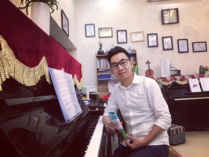 Nhạc sĩ Lê Dũng: Mong các em biết tự hào về âm nhạc Việt Nam - Ảnh 1. Nhạc sĩ Lê Dũng: Mong các em biết tự hào về âm nhạc Việt Nam - Ảnh 1.