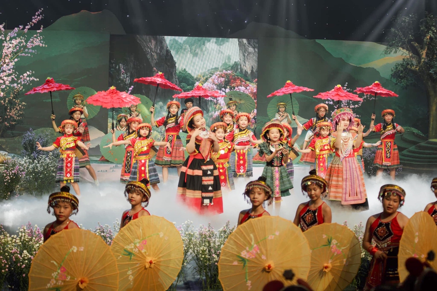 Nhạc sĩ Lê Dũng: Mong các em biết tự hào về âm nhạc Việt Nam - Ảnh 4. Nhạc sĩ Lê Dũng: Mong các em biết tự hào về âm nhạc Việt Nam - Ảnh 4.