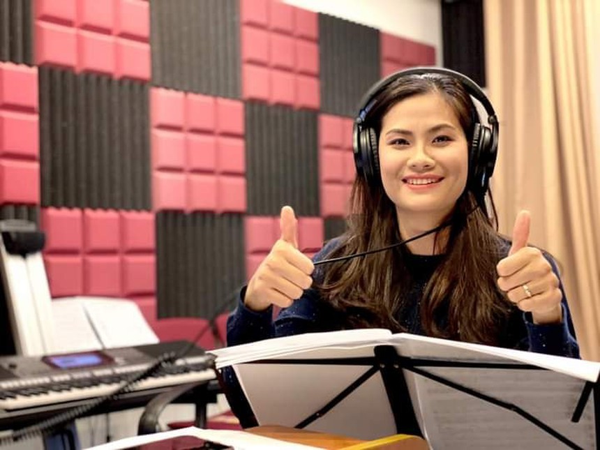 Phạm Thu Trang hiện là chuyên gia thống kê bóng chuyền của BTL Thông Tin Phạm Thu Trang hiện là chuyên gia thống kê bóng chuyền của BTL Thông Tin