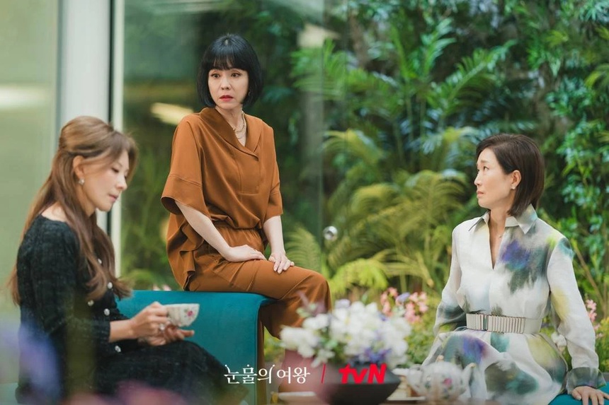 (Bài đăng dịp lễ) 'Nữ hoàng nước mắt' cuốn hút nhờ tập trung vào nhân vật, nội dung ngắn và hài hước - Ảnh 3.