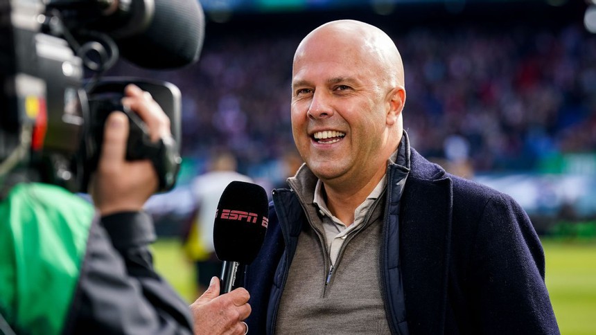 Arne Slot đồng ý dẫn dắt Liverpool - Ảnh 2.