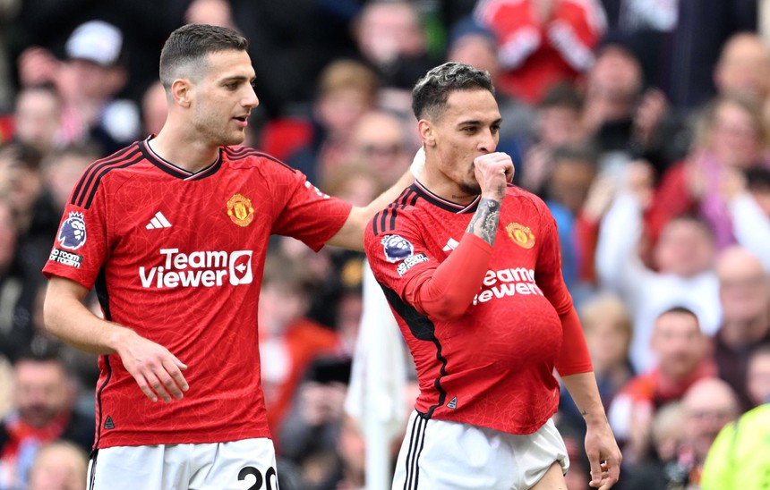 Onana mắc sai lầm như Quan Văn Chuẩn, MU đánh rơi chiến thắng trước Burnley - Ảnh 3.