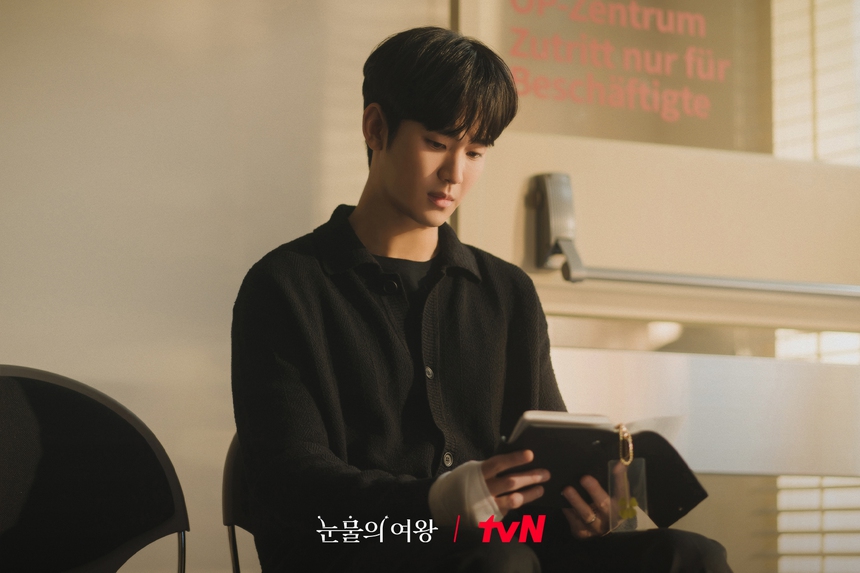 Tập 15 'Queen Of Tears': Kim Soo Hyun phản công để quay về bên Kim Ji Won - Ảnh 6.