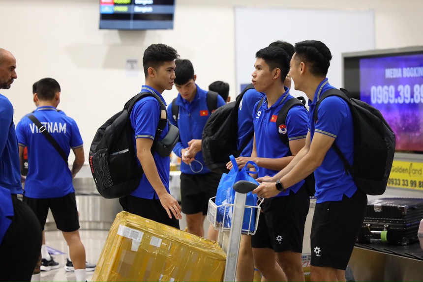 HLV Giustozzi vừa gia hạn hợp đồng dù đội tuyển Việt Nam không được dự World Cup - Ảnh 3. HLV Giustozzi vừa gia hạn hợp đồng dù đội tuyển Việt Nam không được dự World Cup - Ảnh 3.