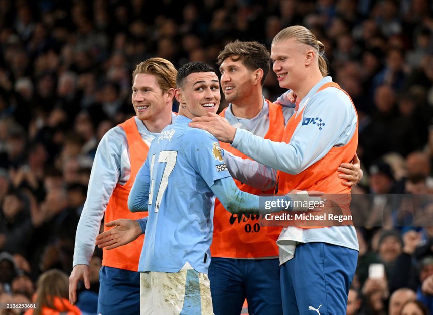 Kết quả Ngoại hạng Anh: Arsenal lên ngôi đầu bảng, Pep Guardiola có quyết định bất ngờ về Haaland - Ảnh 3.