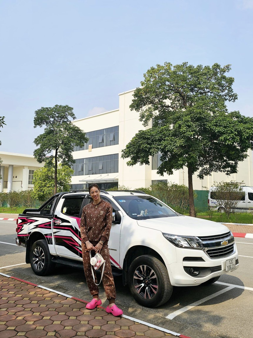 Hai ngôi sao bóng chuyền nữ Việt Nam cùng chơi xe sang, mỗi người đặc biệt một kiểu khác nhau - Ảnh 5.