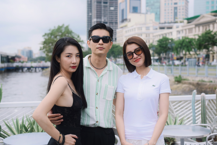 Khai máy phim 'Tiểu tam không có lỗi?': Ca sĩ Phi Hùng, diễn viên Văn Anh trở lại màn ảnh - Ảnh 1. Khai máy phim 'Tiểu tam không có lỗi?': Ca sĩ Phi Hùng, diễn viên Văn Anh trở lại màn ảnh - Ảnh 1.