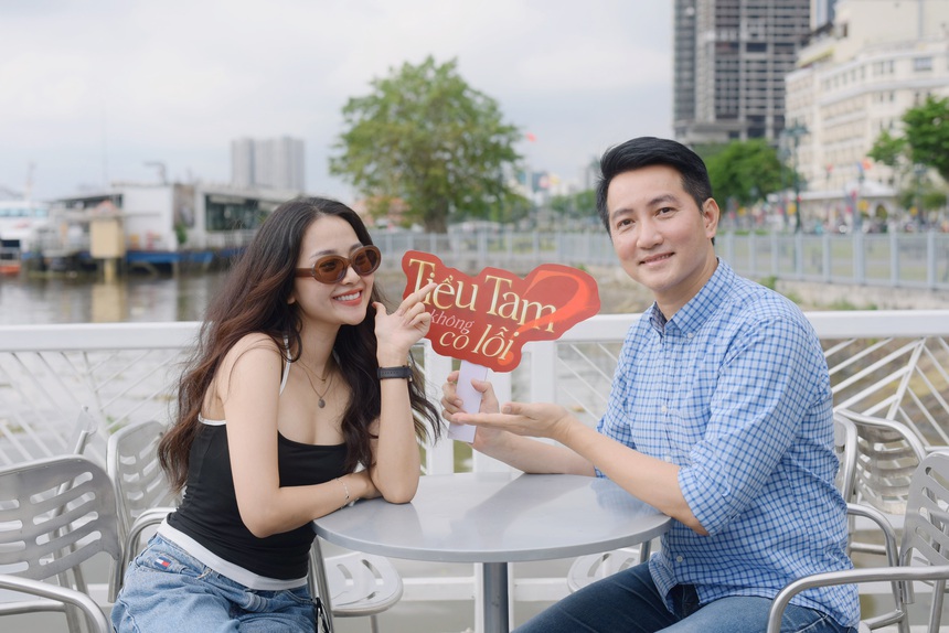 Khai máy phim 'Tiểu tam không có lỗi?': Ca sĩ Phi Hùng, diễn viên Văn Anh trở lại màn ảnh - Ảnh 2. Khai máy phim 'Tiểu tam không có lỗi?': Ca sĩ Phi Hùng, diễn viên Văn Anh trở lại màn ảnh - Ảnh 2.