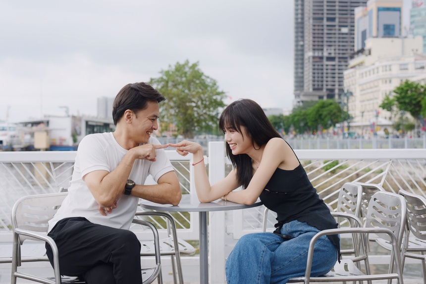 Khai máy phim 'Tiểu tam không có lỗi?': Ca sĩ Phi Hùng, diễn viên Văn Anh trở lại màn ảnh - Ảnh 3. Khai máy phim 'Tiểu tam không có lỗi?': Ca sĩ Phi Hùng, diễn viên Văn Anh trở lại màn ảnh - Ảnh 3.