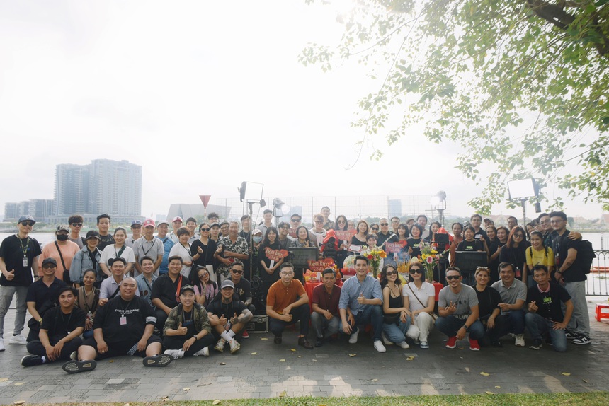 Khai máy phim 'Tiểu tam không có lỗi?': Ca sĩ Phi Hùng, diễn viên Văn Anh trở lại màn ảnh - Ảnh 7. Khai máy phim 'Tiểu tam không có lỗi?': Ca sĩ Phi Hùng, diễn viên Văn Anh trở lại màn ảnh - Ảnh 7.