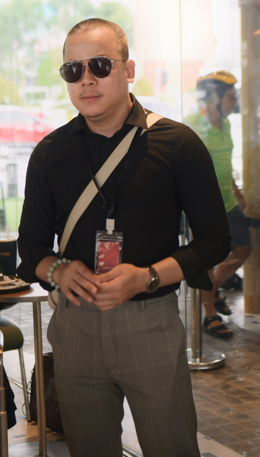 Khai máy phim 'Tiểu tam không có lỗi?': Ca sĩ Phi Hùng, diễn viên Văn Anh trở lại màn ảnh - Ảnh 6. Khai máy phim 'Tiểu tam không có lỗi?': Ca sĩ Phi Hùng, diễn viên Văn Anh trở lại màn ảnh - Ảnh 6.