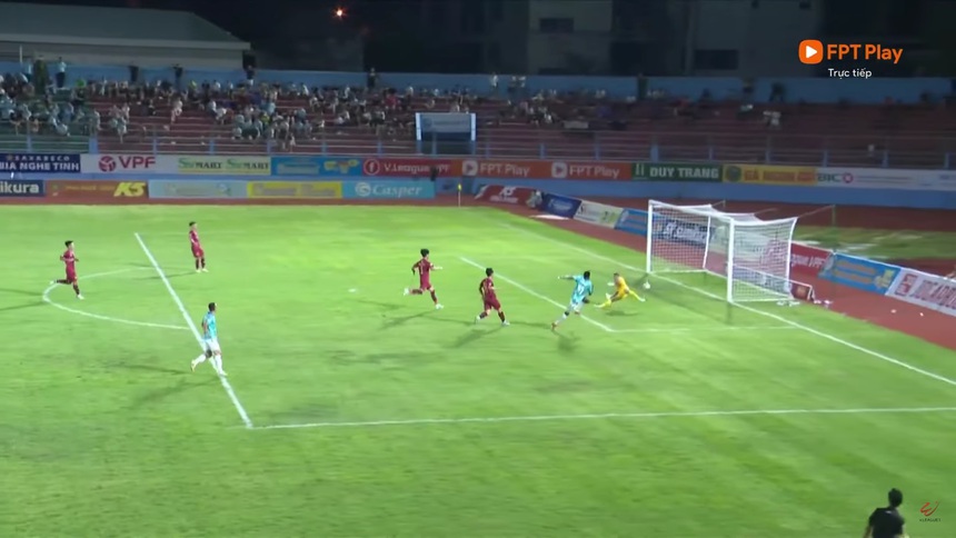 Cột dọc và xa ngang giúp Thể Công Viettel mang tin vui cho Nam Định - Ảnh 3.