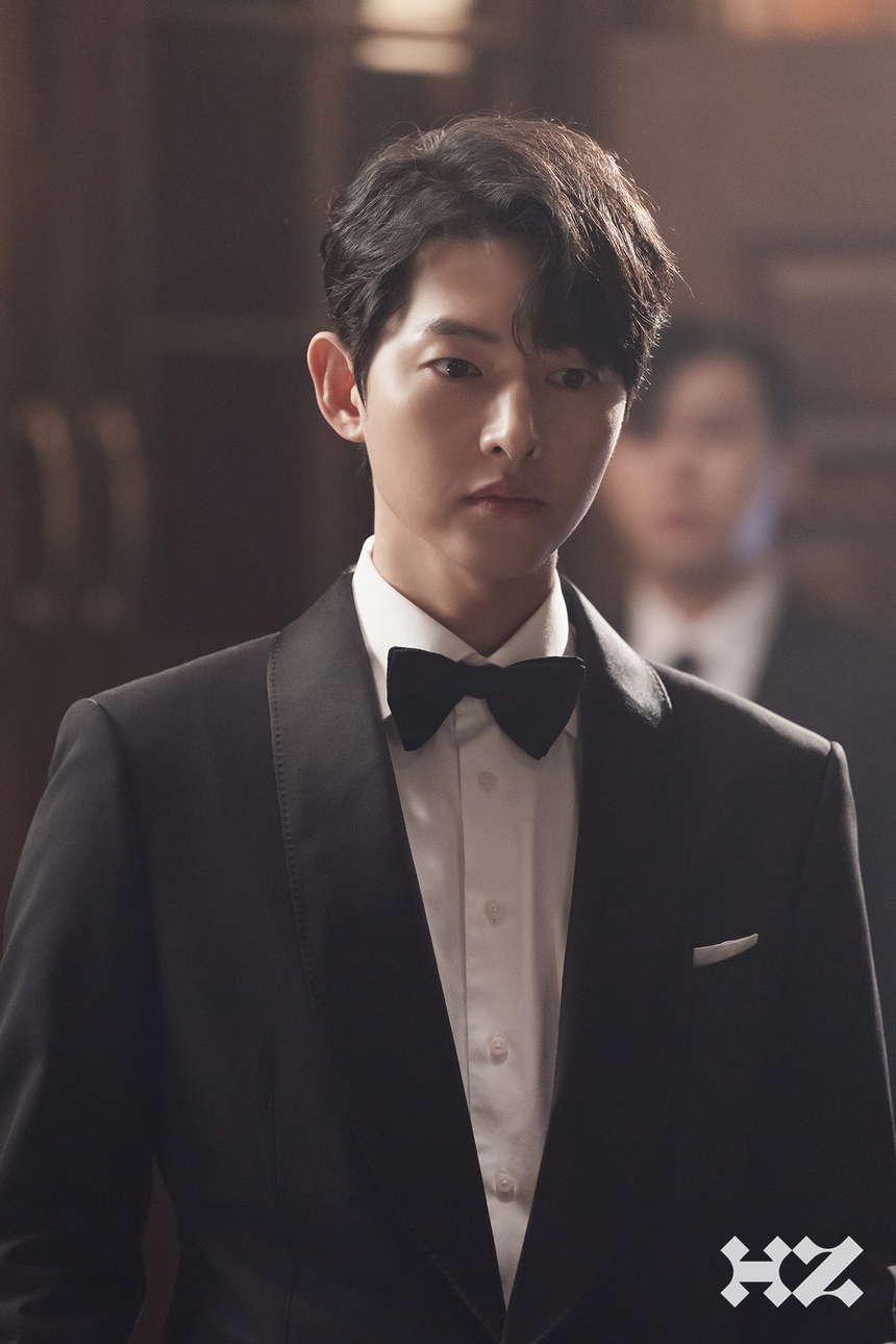 Song Joong Ki hết lời khen ngợi cặp đôi chính 'Queen Of Tears' - Ảnh 1. Song Joong Ki hết lời khen ngợi cặp đôi chính 'Queen Of Tears' - Ảnh 1.