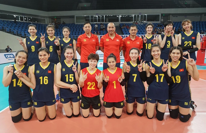 Nguyễn Thị Uyên (số 6) là chủ công số 1 của bóng chuyền nữ Thái Bình thời điểm hiện tại, từng cùng tuyển bóng chuyền nữ Việt Nam giành vị trí thứ 4 ở cúp bóng chuyền nữ Châu Á 2022 Nguyễn Thị Uyên (số 6) là chủ công số 1 của bóng chuyền nữ Thái Bình thời điểm hiện tại, từng cùng tuyển bóng chuyền nữ Việt Nam giành vị trí thứ 4 ở cúp bóng chuyền nữ Châu Á 2022