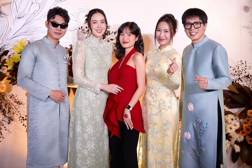 Mai Ngọc xuất hiện rạng rỡ cùng NTK Dũng Nguyễn sau tin ly hôn - Ảnh 3.