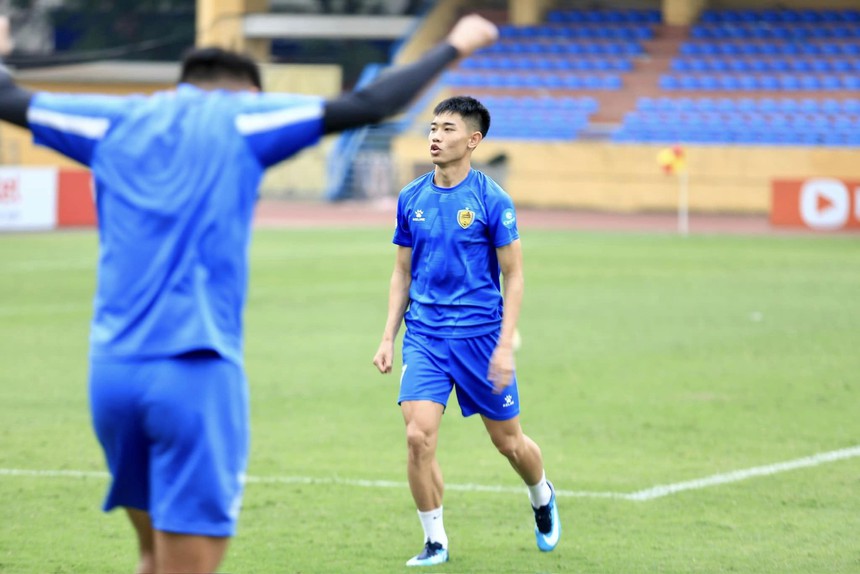 Tin nóng bóng đá Việt 6/4: Đình Bắc được một CLB tiếp cận, ĐT Việt Nam tập kín với Malaysia - Ảnh 2.