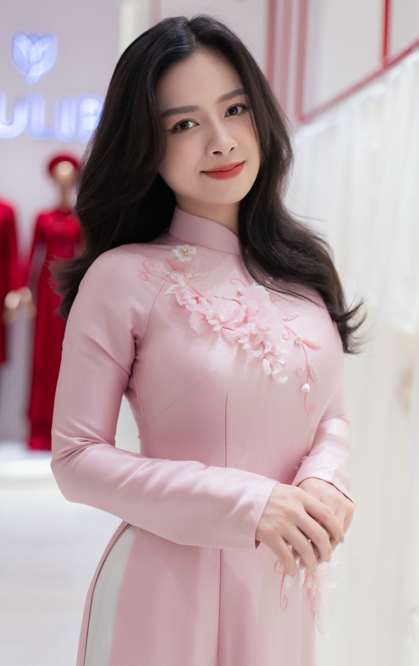 Mai Ngọc xuất hiện rạng rỡ cùng NTK Dũng Nguyễn sau tin ly hôn - Ảnh 4.