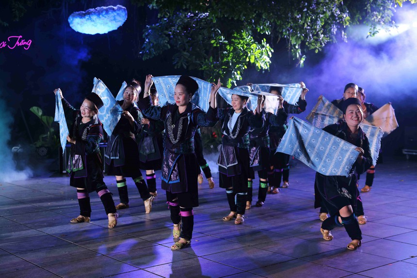 Khai mạc 'Ngày hội văn hóa du lịch Sa Pa tại Hà Nội' - Ảnh 4. Khai mạc 'Ngày hội văn hóa du lịch Sa Pa tại Hà Nội' - Ảnh 4.